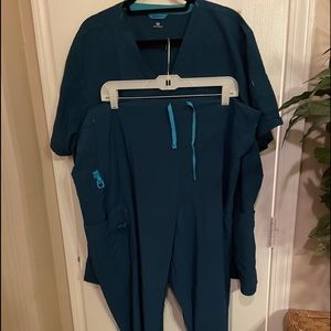 Women’s carhartt scrubs 3x